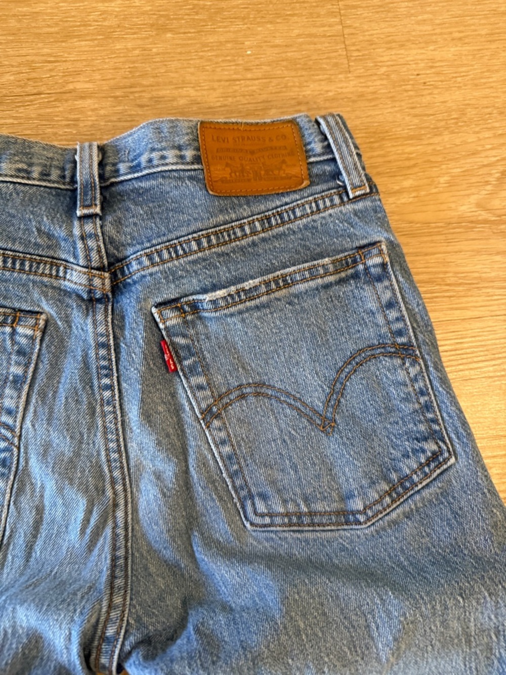 Levi's Wedgie Women's Straight Leg Jeans in Light Blue Denim - Picture 5 of 5